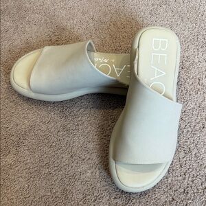 Women's BEACH by Matisse Cream Slide Sandals Size 8M